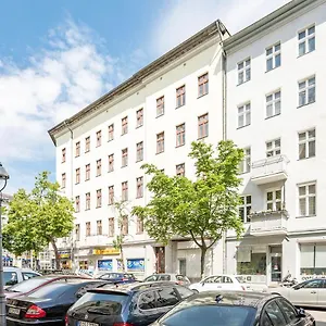 Newly Furnished For Up To 6 People , Berlin Deutschland